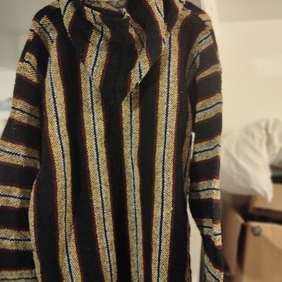 Poncho - Picture 3 of 3